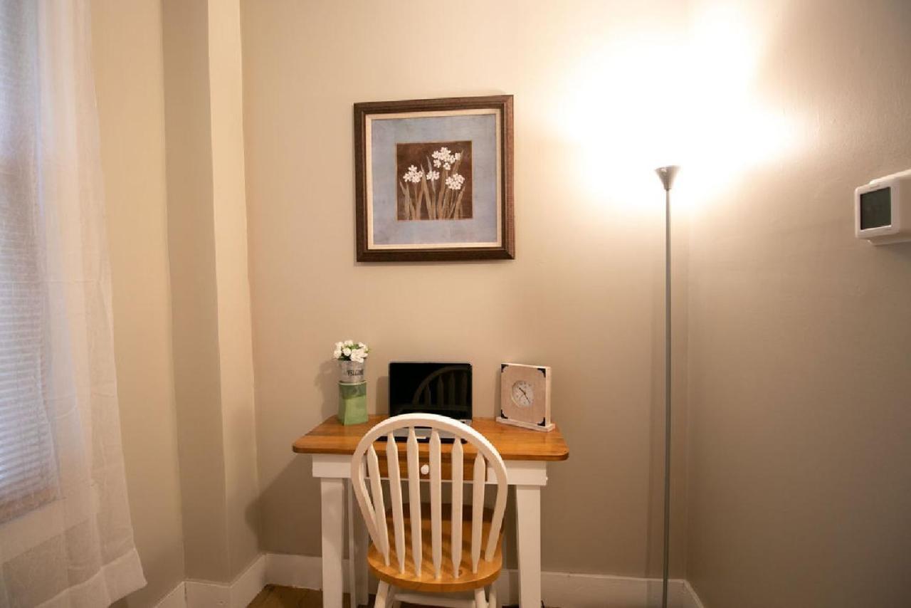 Downtown 2 Bedroom Cottage, Sleeps 6, Walking Distance To Honeywell, Downtown Restaurants, Shopping Wabash Exterior photo