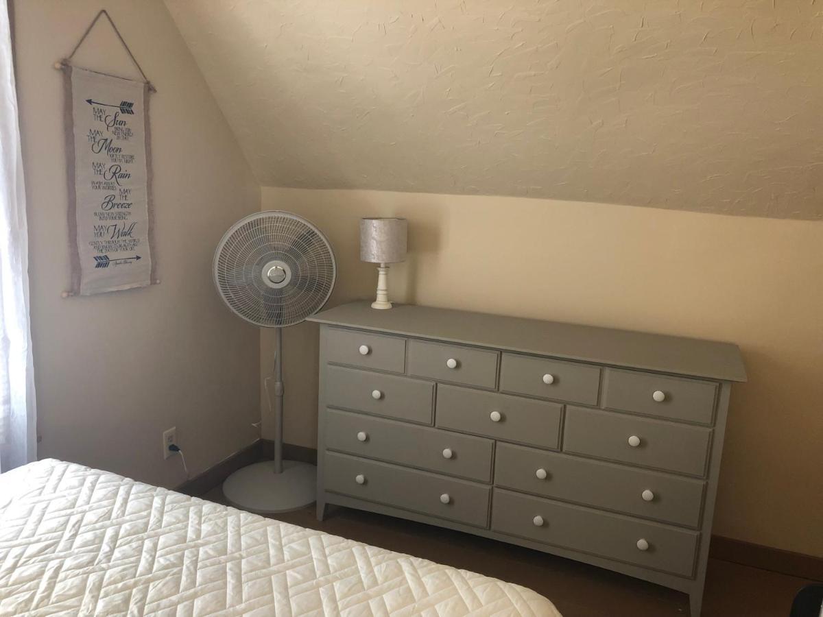 Downtown 2 Bedroom Cottage, Sleeps 6, Walking Distance To Honeywell, Downtown Restaurants, Shopping Wabash Exterior photo